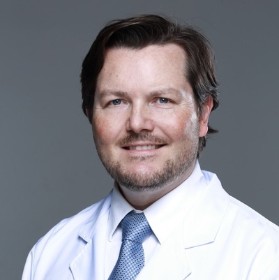 Dr. Rafael Ruaro - Traumacore - Centro de Traumatologia e Ortopedia